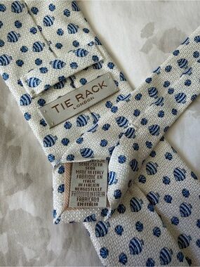 Tie Rack London	Fish Shells Woven Geometric Skinny 100% Silk Tie Made In Italy